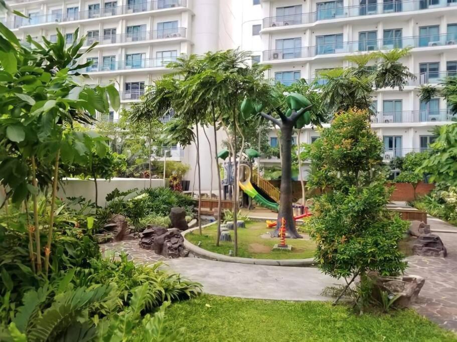 Aveline Suites Elite Rockwell View Acqua Private Residences Near Rockwell Makati Manila Kültér fotó