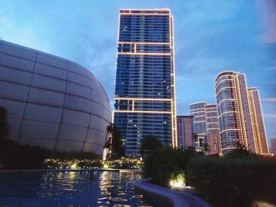 Aveline Suites Elite Rockwell View Acqua Private Residences Near Rockwell Makati Manila Kültér fotó