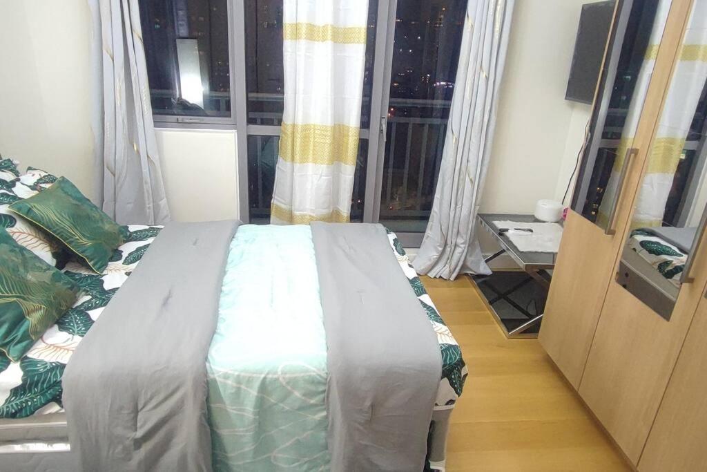 Aveline Suites Elite Rockwell View Acqua Private Residences Near Rockwell Makati Manila Kültér fotó