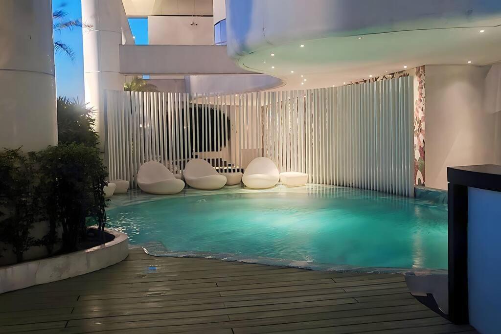 Aveline Suites Elite Rockwell View Acqua Private Residences Near Rockwell Makati Manila Kültér fotó